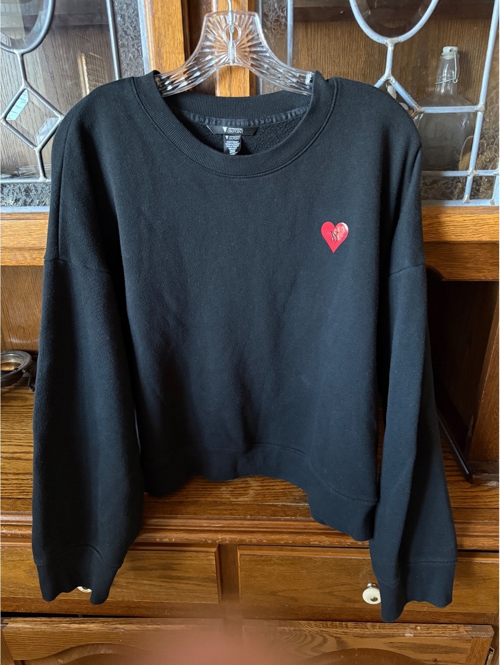 Victoria’s Secret On Point Black Cropped Sweatshirt XXL Heart Logo Crewneck